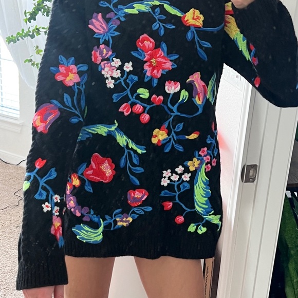 Black Floral Crew & Scoop Necks Sweater - Picture 5 of 5